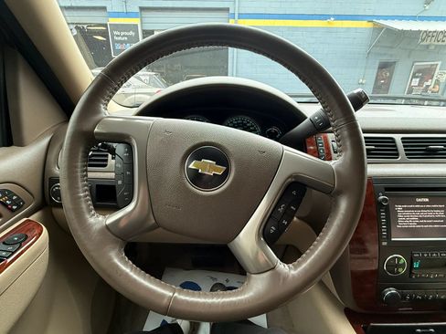 Used 2012 Chevrolet Tahoe LTZ RWD image 9