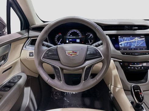 Used 2018 Cadillac XT5 Luxury w/ Driver Awareness Package image 24