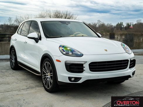 Used 2015 Porsche Cayenne S image 33