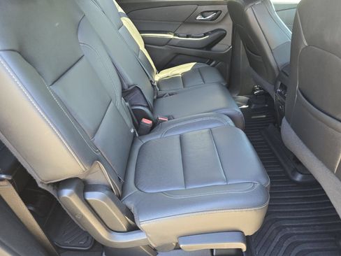 Used 2023 Chevrolet Traverse LT w/ LT Premium Package AWD/4WD image 19