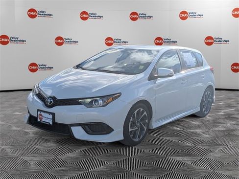 Used 2018 Toyota Corolla iM image 1