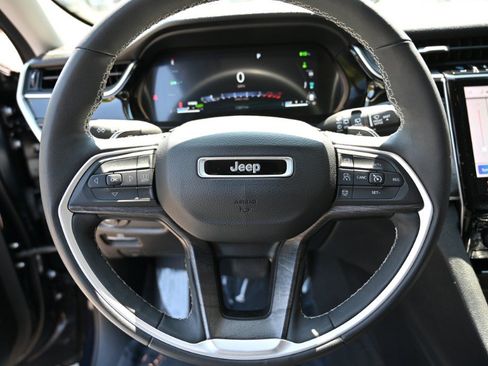 Used 2023 Jeep Grand Cherokee 4WD 4xe image 31