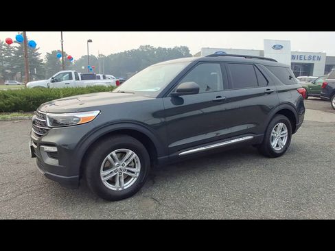 Certified 2023 Ford Explorer XLT w/ Equipment Group 202A AWD/4WD image 4