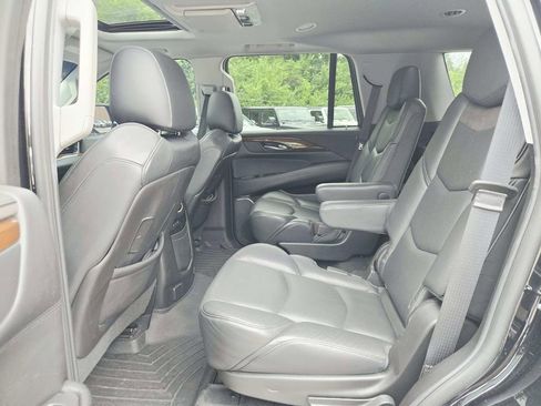 Used 2018 Cadillac Escalade Premium Luxury w/ LPO, Radiant Package AWD/4WD image 13