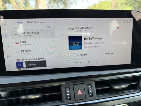 Used 2025 Lexus ES 350 w/ Premium Package FWD image 23