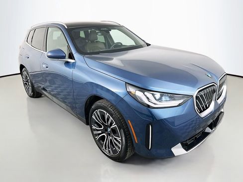 Used 2025 BMW X3 xDrive30i w/ Premium Package image 3