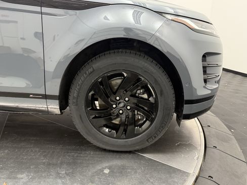 Used 2021 Land Rover Range Rover Evoque R-Dynamic S AWD/4WD image 9