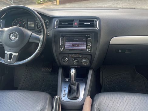 Used 2014 Volkswagen Jetta SE image 9