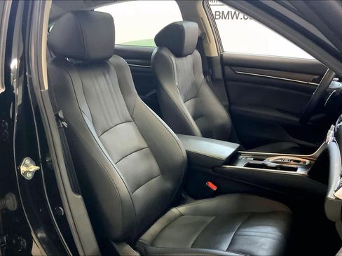 Used 2020 Honda Accord Touring image 8