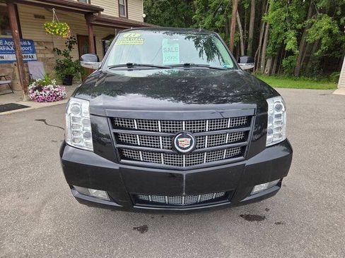 Used 2013 Cadillac Escalade Premium AWD/4WD image 9