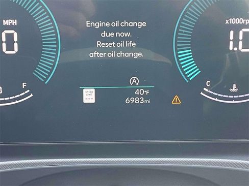 Used 2025 Hyundai Santa Fe SE image 25