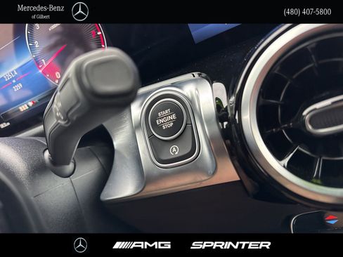 Certified 2025 Mercedes-Benz GLB 250 image 28