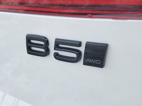 New 2026 Volvo XC60 B5 Ultra w/ Protection Package Premier AWD/4WD image 8