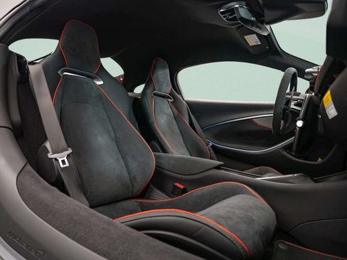 Used 2023 McLaren Artura RWD image 28