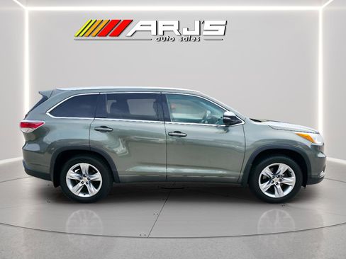 Used 2015 Toyota Highlander Limited AWD/4WD image 6