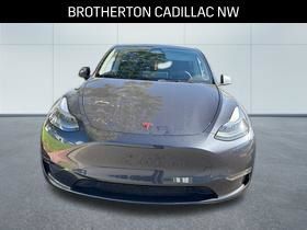 Used 2024 Tesla Model Y Long Range AWD/4WD image 2