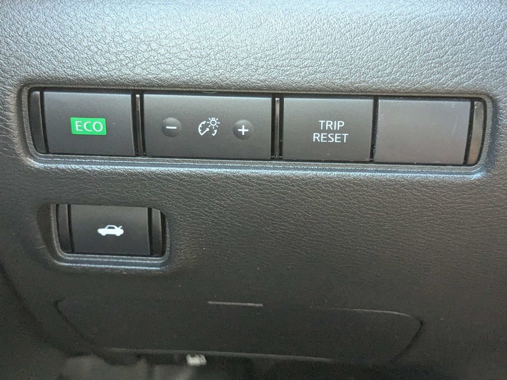 Used 2024 Nissan Sentra SV FWD image 29