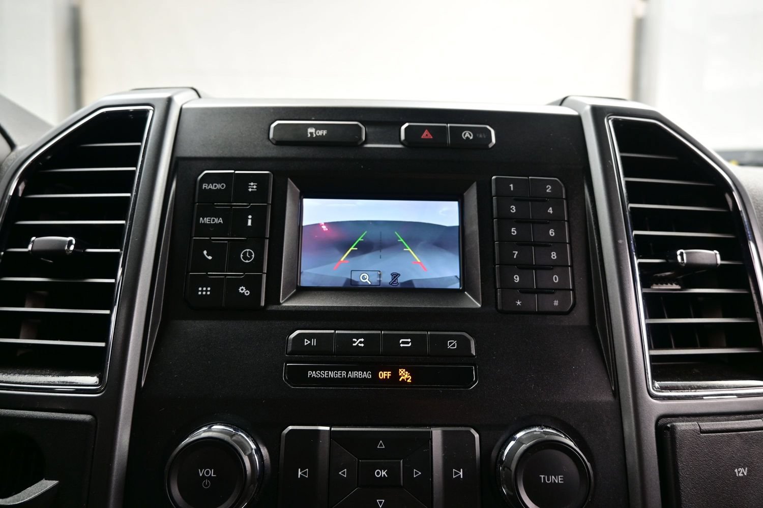Used 2018 Ford F150 XLT RWD image 16