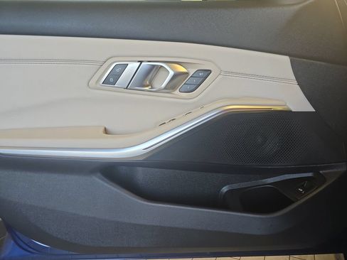 Used 2020 BMW 330i Sedan w/ Convenience Package RWD image 30