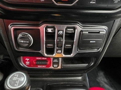 Used 2022 Jeep Gladiator Rubicon AWD/4WD image 20