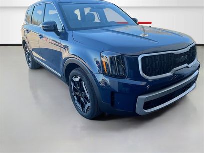 Used 2023 Kia Telluride EX w/ EX Captain's Chair Package