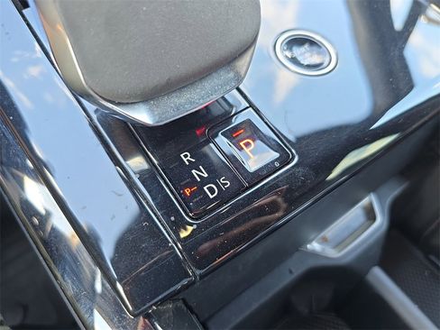 Used 2024 Land Rover Range Rover Sport SE image 28