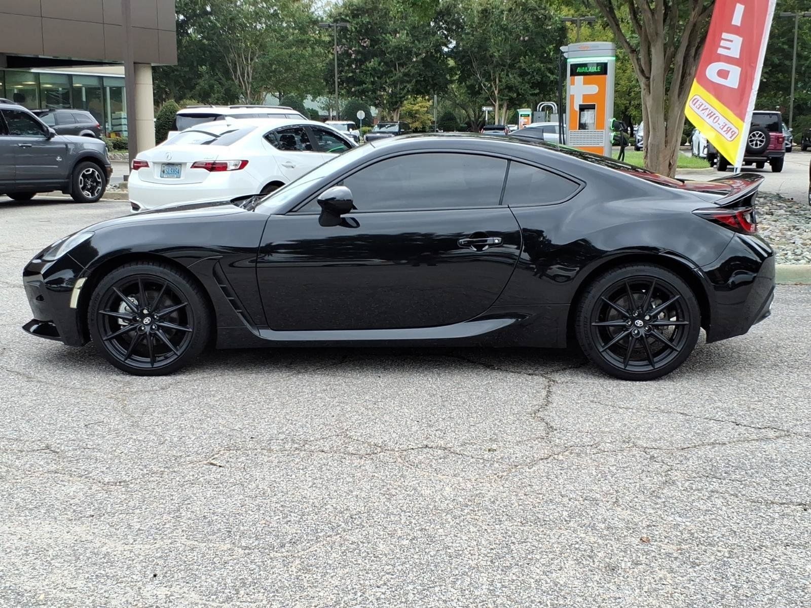 Used 2023 Toyota GR86 Premium w/ ALL Weather Mat Package (TMS) RWD image 3