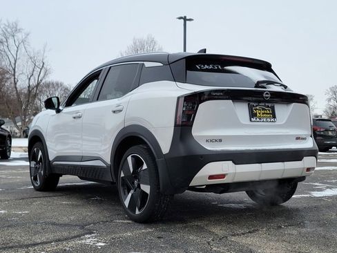 Used 2025 Nissan Kicks SR w/ SR Premium Package image 5