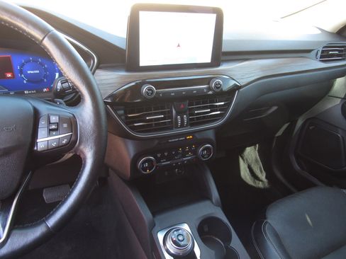 Used 2020 Ford Escape Titanium AWD/4WD image 18