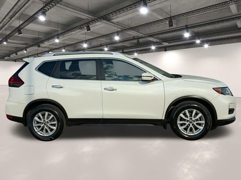 Used 2019 Nissan Rogue SV FWD image 17