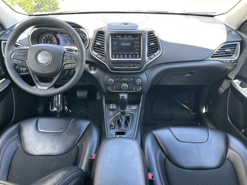 Used 2022 Jeep Cherokee Trailhawk w/ Comfort/Convenience Group AWD/4WD image 17