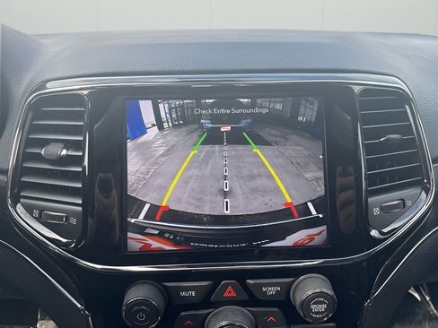 Used 2020 Jeep Grand Cherokee Limited w/ Luxury Group II image 27