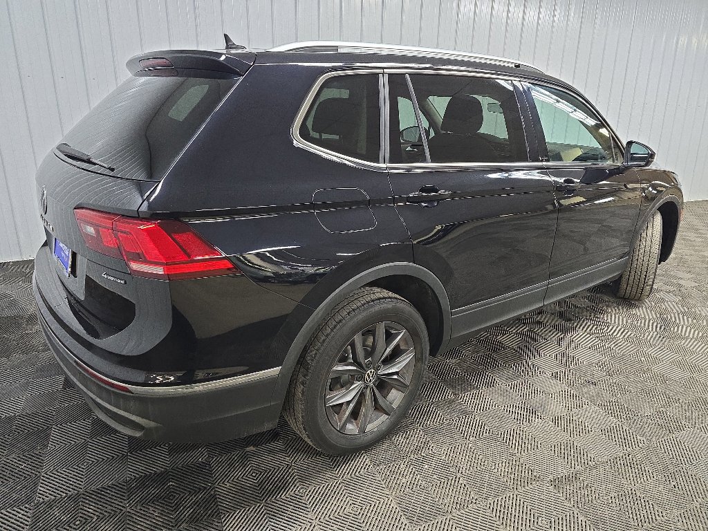 Used 2022 Volkswagen Tiguan SE w/ Panoramic Sunroof Package AWD/4WD image 10