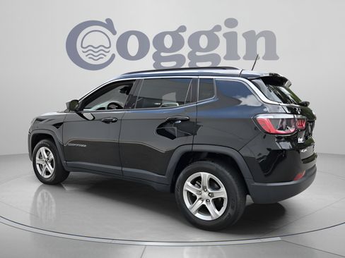 Used 2024 Jeep Compass Latitude AWD/4WD image 3
