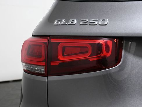 Certified 2022 Mercedes-Benz GLB 250 4MATIC image 12