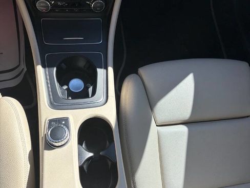 Used 2020 Mercedes-Benz GLA 250 image 10