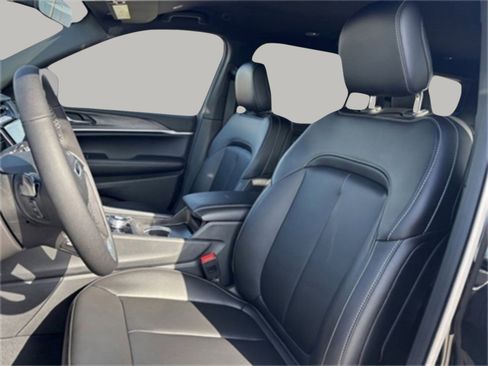 New 2025 Jeep Grand Cherokee L Limited image 10