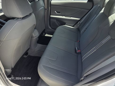 Used 2023 Hyundai Elantra Blue FWD image 17
