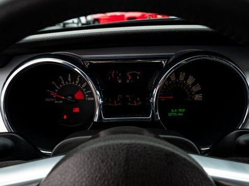 Used 2009 Ford Mustang GT Premium RWD image 10
