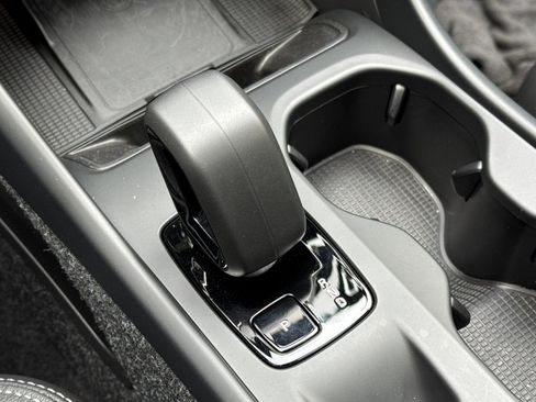 Used 2025 Volvo XC40 B5 Core w/ Protection Package Premier image 24