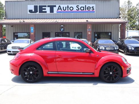 Used 2014 Volkswagen Beetle R-Line FWD image 7