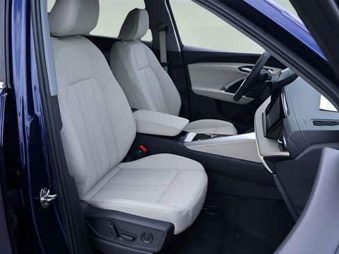 New 2025 Audi Q5 Premium image 17