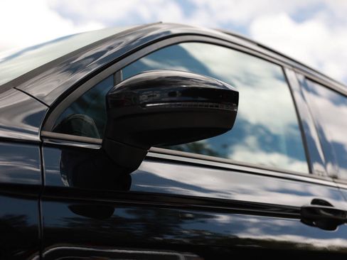 Used 2021 Volkswagen Tiguan S FWD image 30