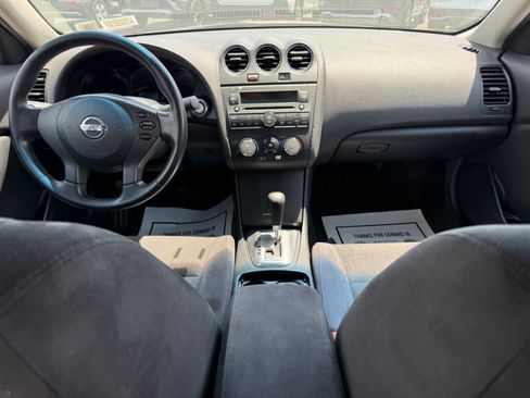 Used 2010 Nissan Altima 2.5 S FWD image 10