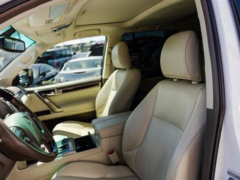 Used 2017 Lexus GX 460 Luxury AWD/4WD image 14