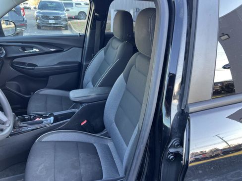 Used 2022 Chevrolet TrailBlazer LT w/ Convenience Package image 9