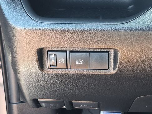 Used 2019 Toyota RAV4 LE w/ Carpet Mat Package FWD image 22