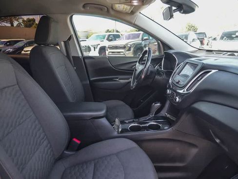 Used 2021 Chevrolet Equinox LT FWD image 16