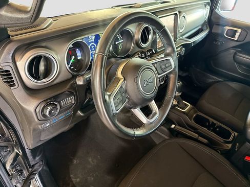 Certified 2022 Jeep Wrangler Unlimited Rubicon 4xe AWD/4WD image 10