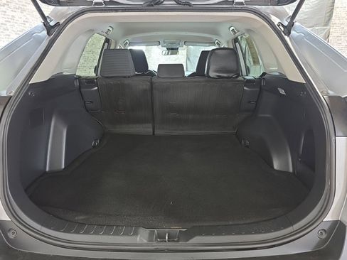 Used 2021 Toyota RAV4 LE image 11